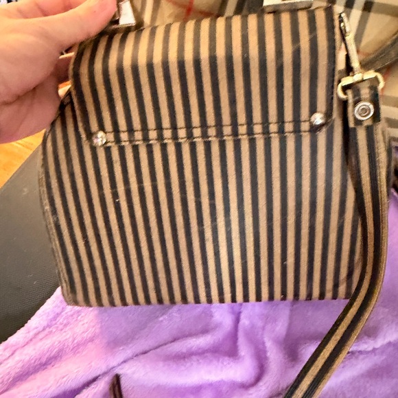 FLASH SALE 50% OFF 24HRS 1970'S authentic Fendi penguin flap. RARE - Picture 8 of 15